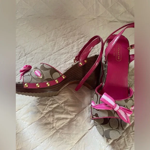 Coach Betsy wooden sandal. Size 9 new in box - Picture 4 of 8